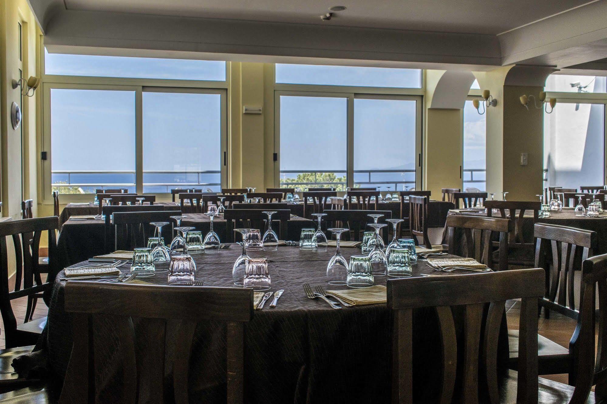 Hotel Baia Palinuro Zewnętrze zdjęcie