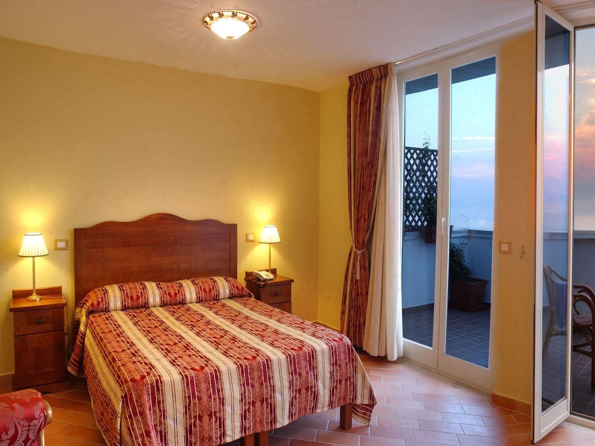 Hotel Baia Palinuro Pokój zdjęcie