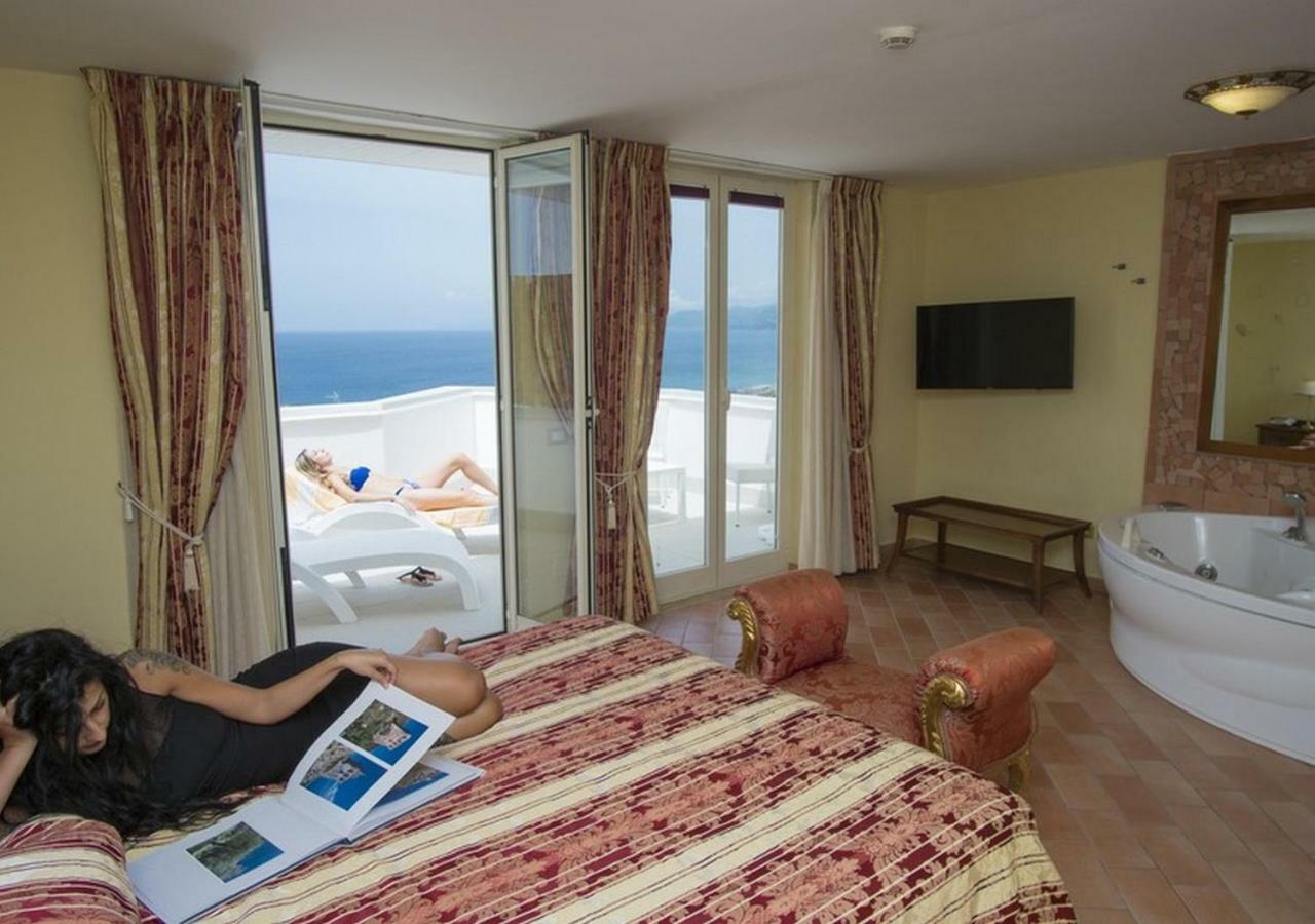 Hotel Baia Palinuro Zewnętrze zdjęcie