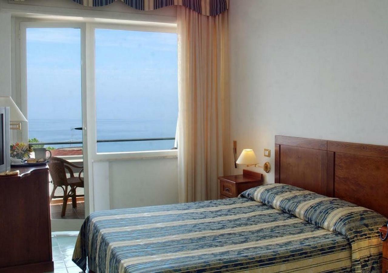 Hotel Baia Palinuro Zewnętrze zdjęcie